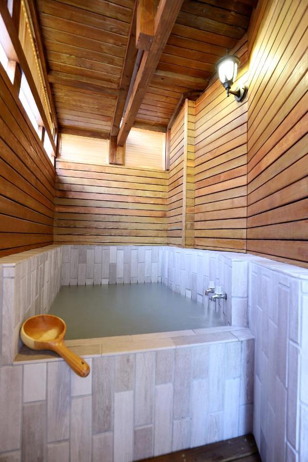 Phoenix Pavilion Hot Spring Hotel Тайпей Екстериор снимка