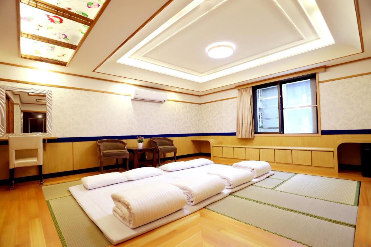 Phoenix Pavilion Hot Spring Hotel Тайпей Екстериор снимка