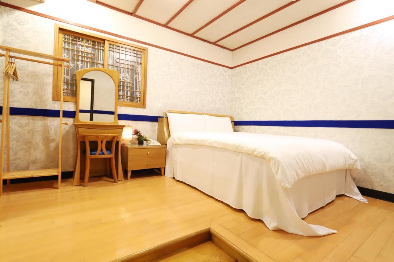 Phoenix Pavilion Hot Spring Hotel Тайпей Екстериор снимка