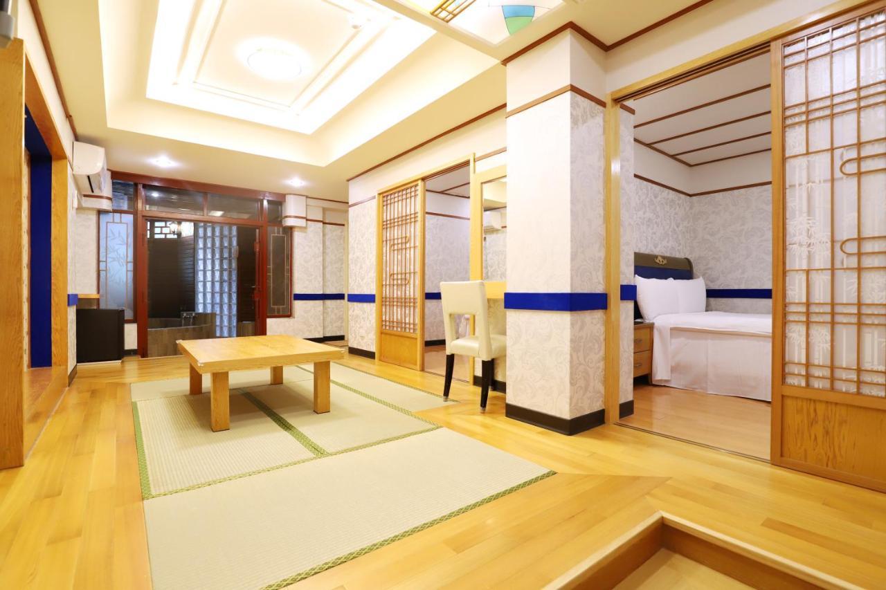 Phoenix Pavilion Hot Spring Hotel Тайпей Екстериор снимка