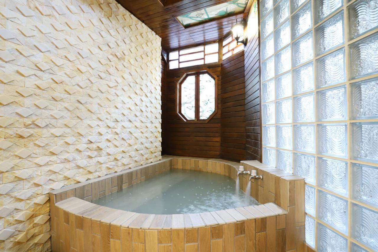Phoenix Pavilion Hot Spring Hotel Тайпей Екстериор снимка
