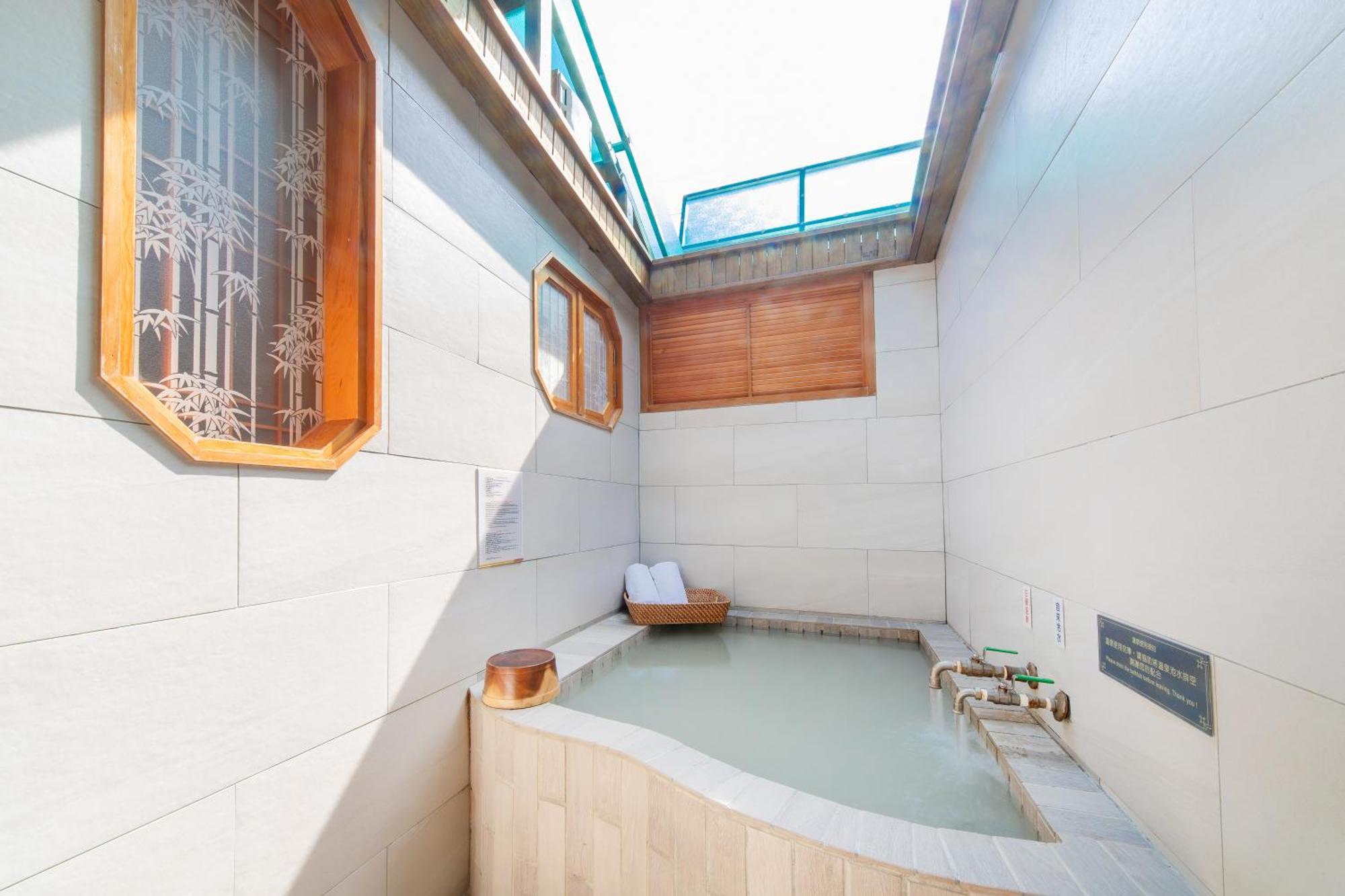 Phoenix Pavilion Hot Spring Hotel Тайпей Екстериор снимка
