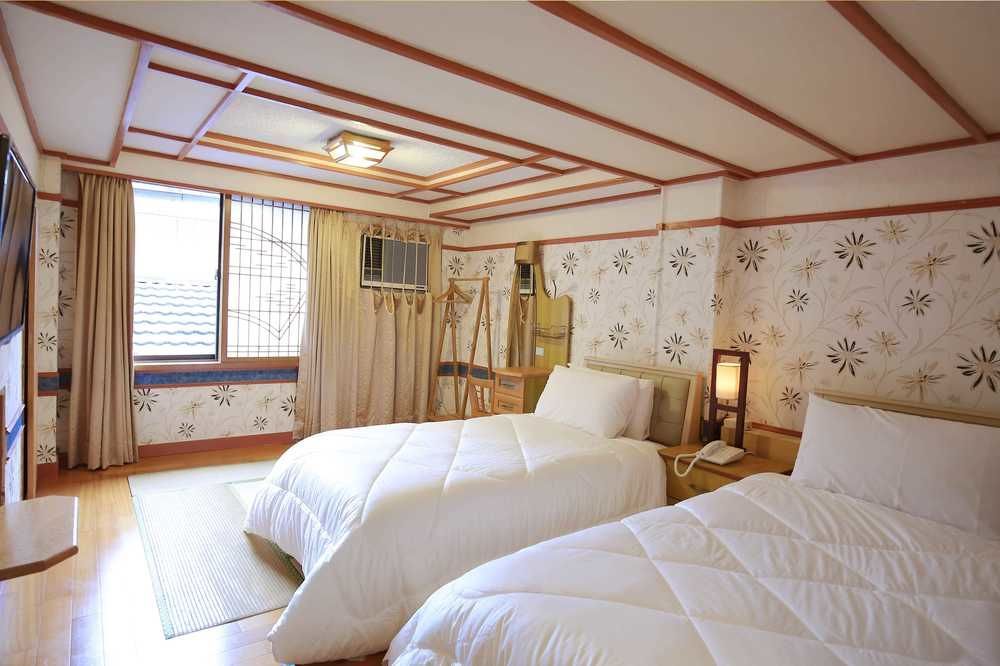 Phoenix Pavilion Hot Spring Hotel Тайпей Екстериор снимка