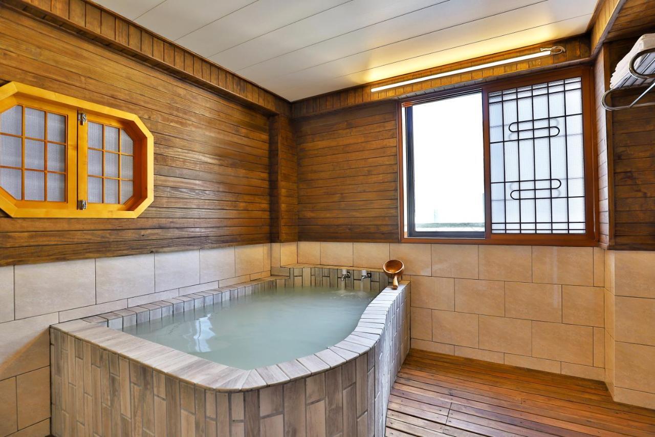 Phoenix Pavilion Hot Spring Hotel Тайпей Екстериор снимка